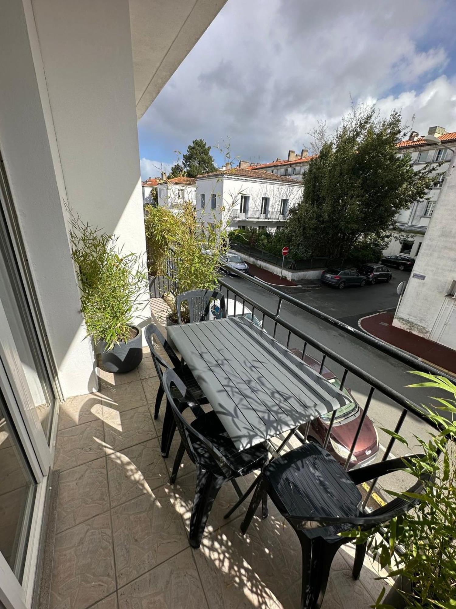 Maison De Ville Plein Centre, 3 Etoiles, A 200M De La Plage, Parking Prive, Wifi Royan Luaran gambar